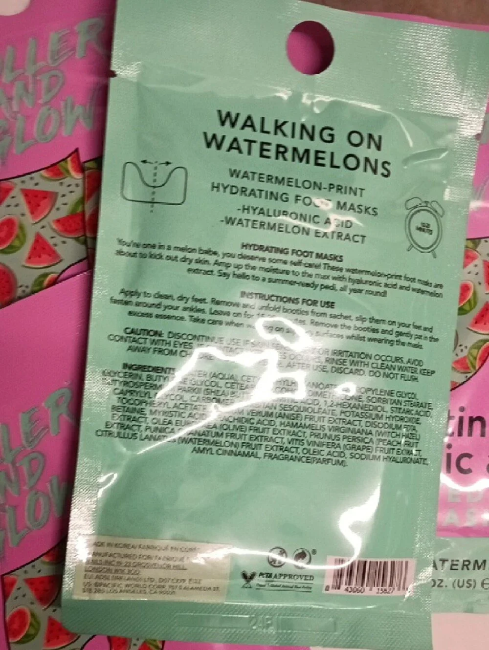 4 Hydrating Hyaluronic Acid Printed Foot Masks - Pink